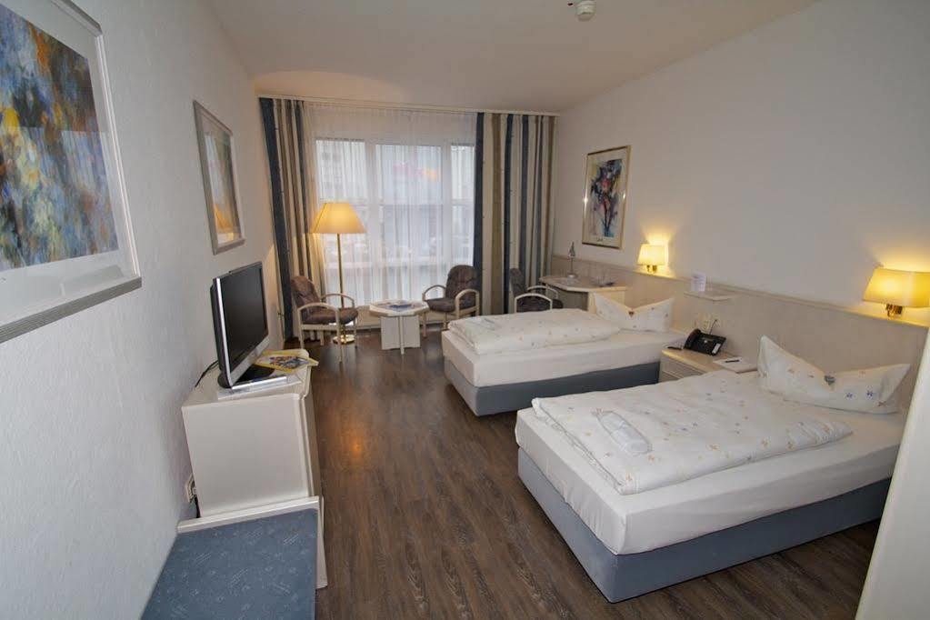Euro Park Hotel Hennef Hennef  Bagian luar foto